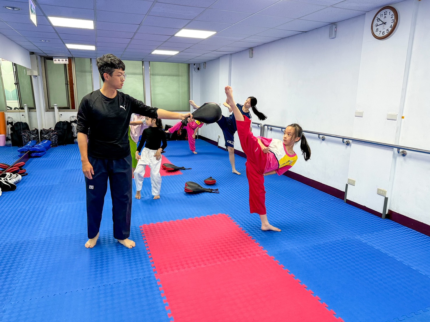重威跆拳道館教學